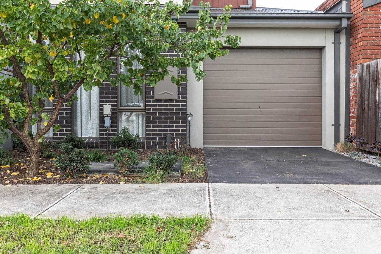 Primrose - Chic Mid-Century Style In Brunswick Villa Melbourne Esterno foto